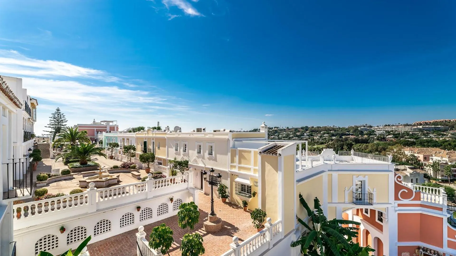 Spacy Stylish Aloha Townhouse Marbellac